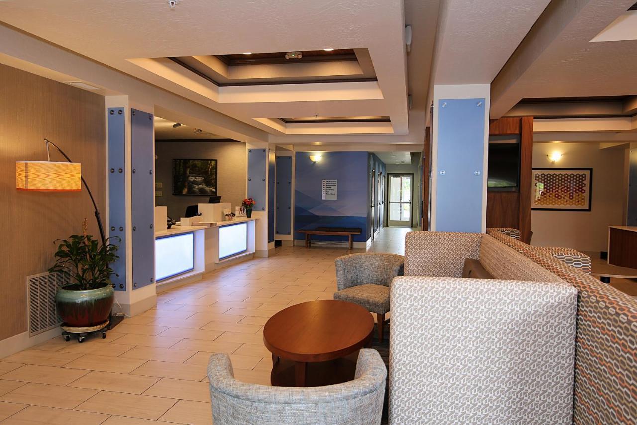 Holiday Inn Express Hotel & Suites Ashland By Ihg Exterior photo