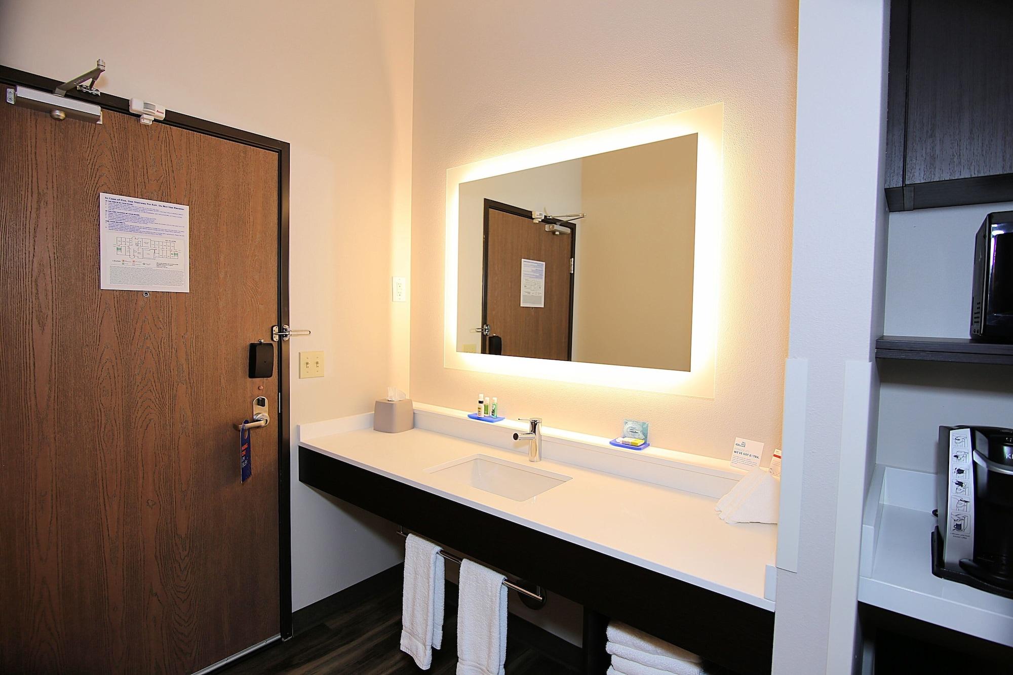 Holiday Inn Express Hotel & Suites Ashland By Ihg Exterior photo