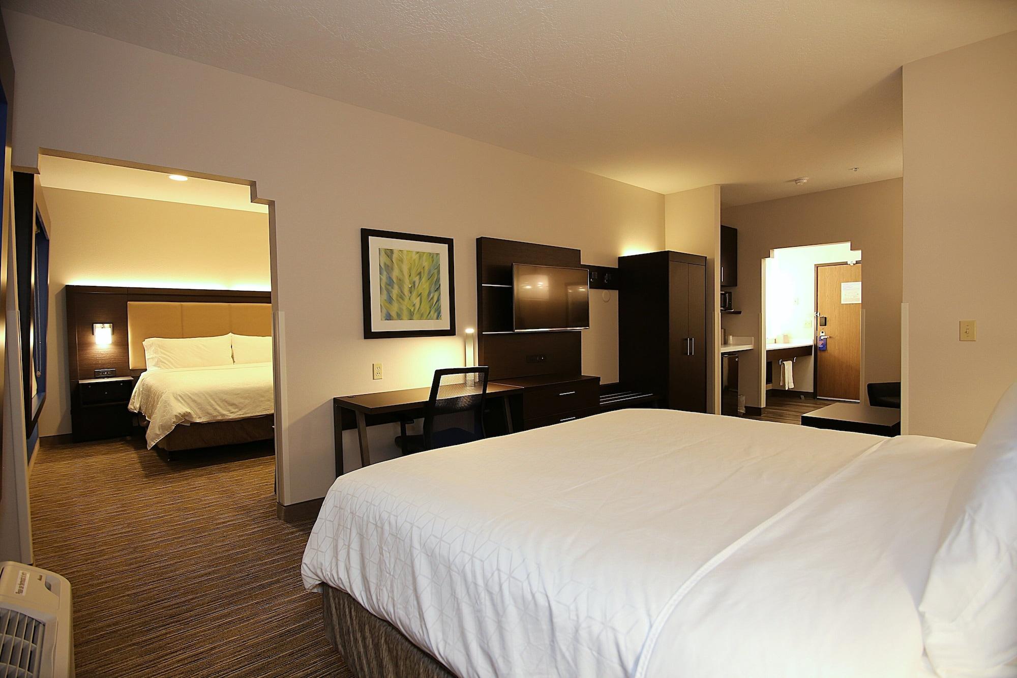 Holiday Inn Express Hotel & Suites Ashland By Ihg Exterior photo