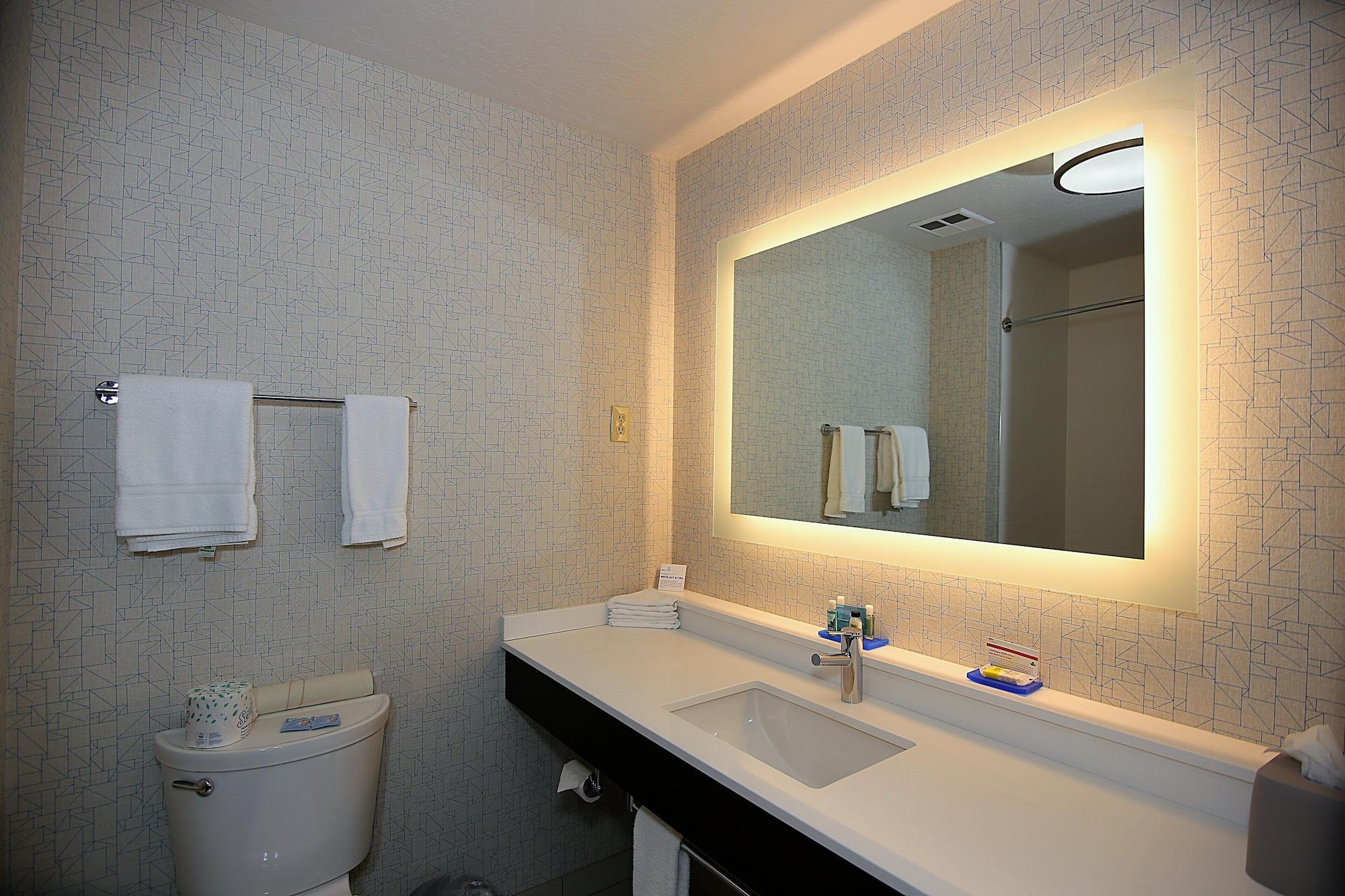Holiday Inn Express Hotel & Suites Ashland By Ihg Exterior photo