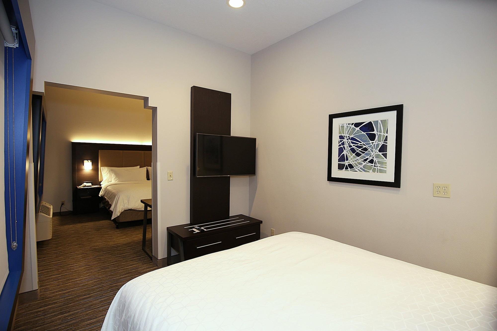 Holiday Inn Express Hotel & Suites Ashland By Ihg Exterior photo