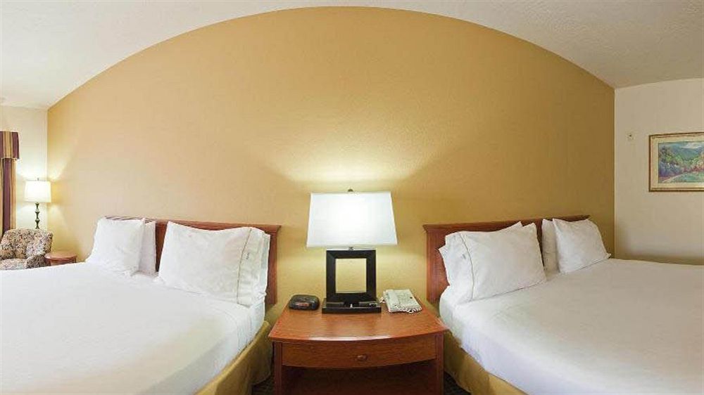 Holiday Inn Express Hotel & Suites Ashland By Ihg Exterior photo