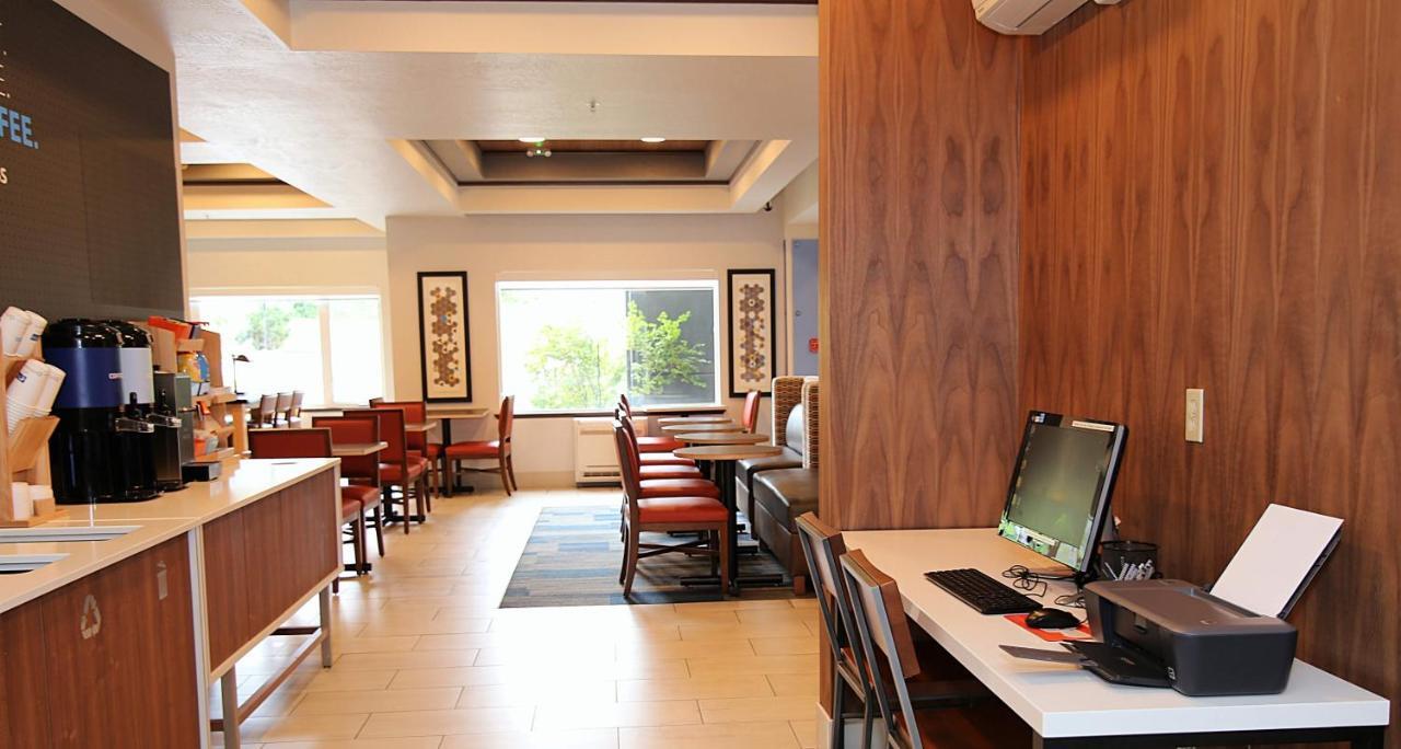 Holiday Inn Express Hotel & Suites Ashland By Ihg Exterior photo