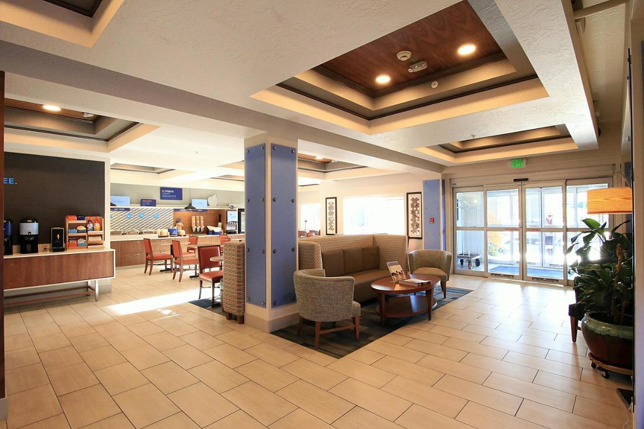 Holiday Inn Express Hotel & Suites Ashland By Ihg Exterior photo